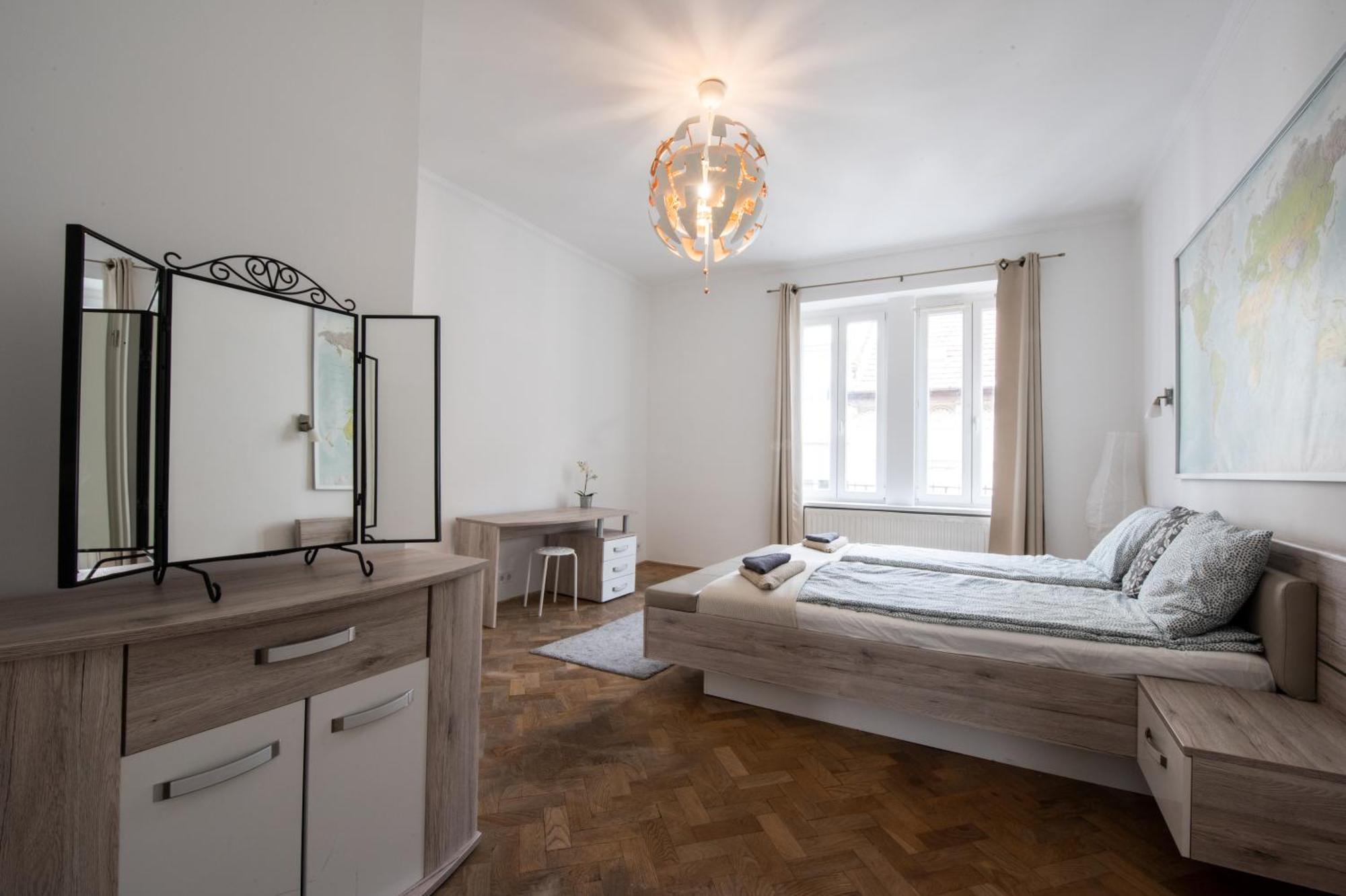 דירה Modern Downtown Retreat At Akacfa 36 בודפשט